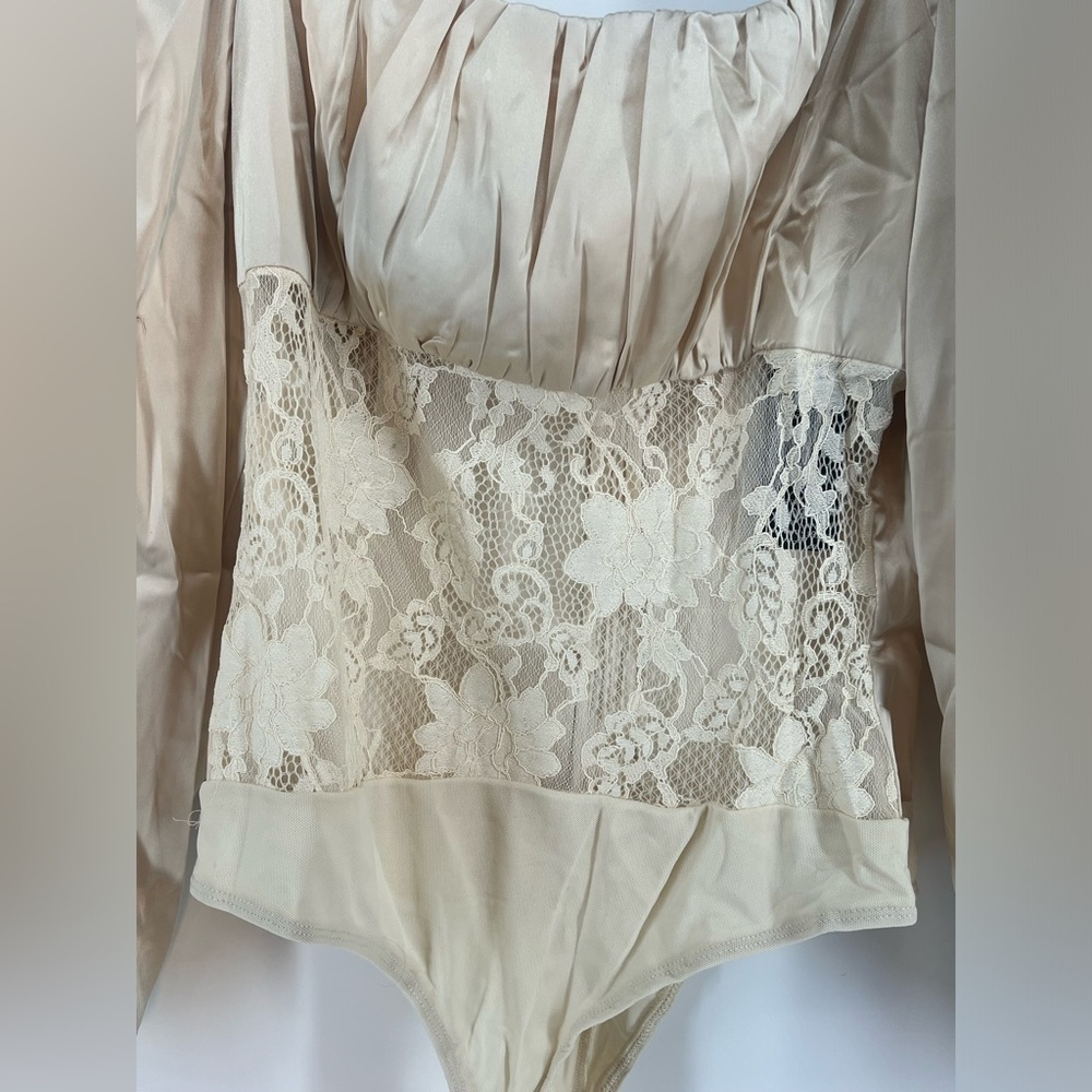 NWT Lulus Endless Aura Cream Satin Balloon Sleeve Sheer Lace Bodysuit Size Med - Picture 10 of 10
